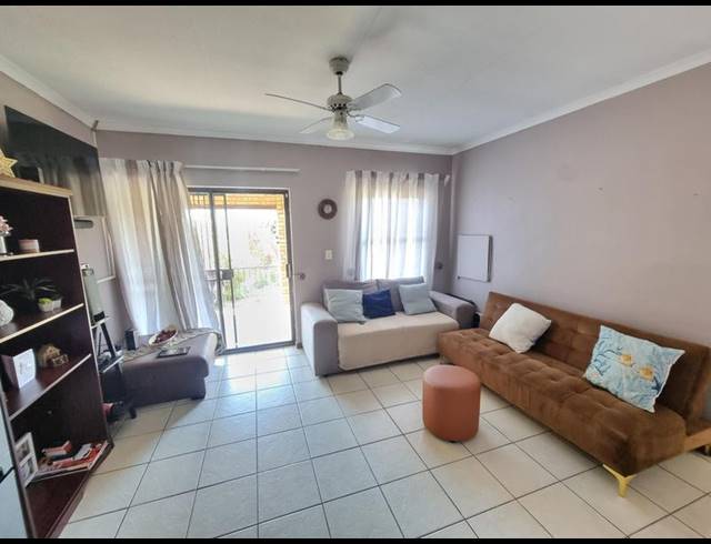 2 BEDROOM TOWNHOUSE FOR SALE IN RIVERSDALE